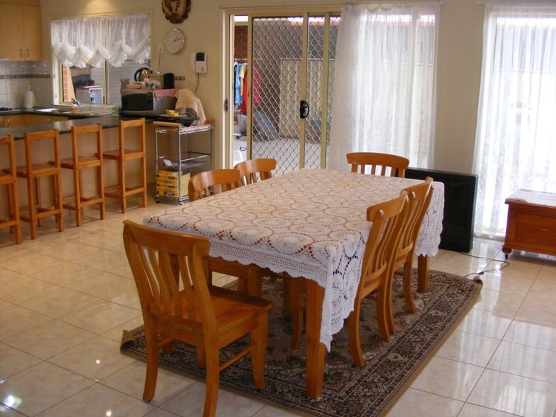 8 sedgefield terrace, Cairnlea VIC 3023