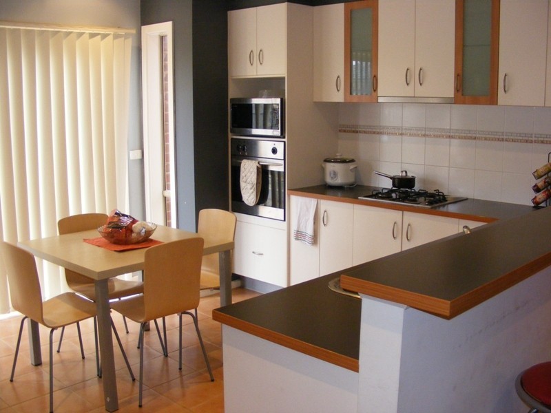 Taylors Hill VIC 3037