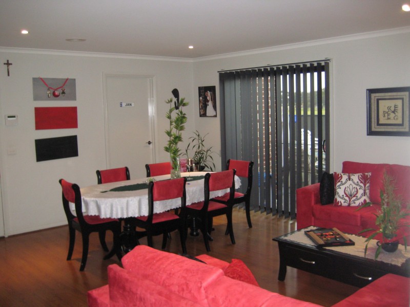 Cairnlea VIC 3023