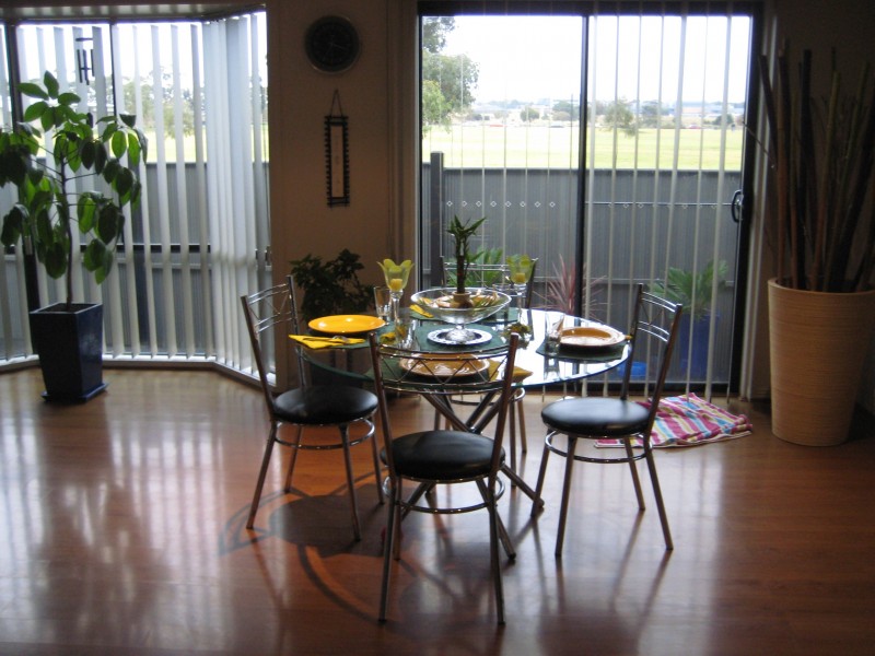 Cairnlea VIC 3023