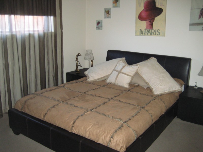 Taylors Hill VIC 3037
