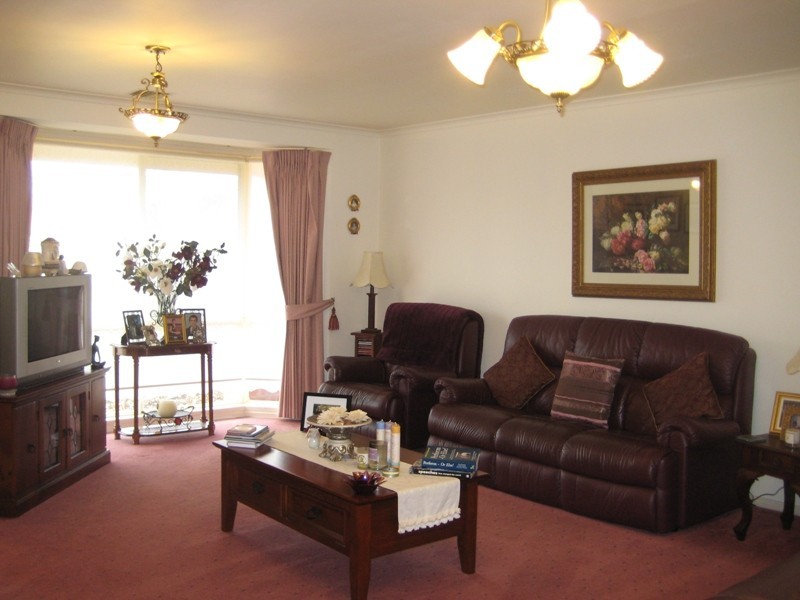 Taylors Lakes VIC 3038