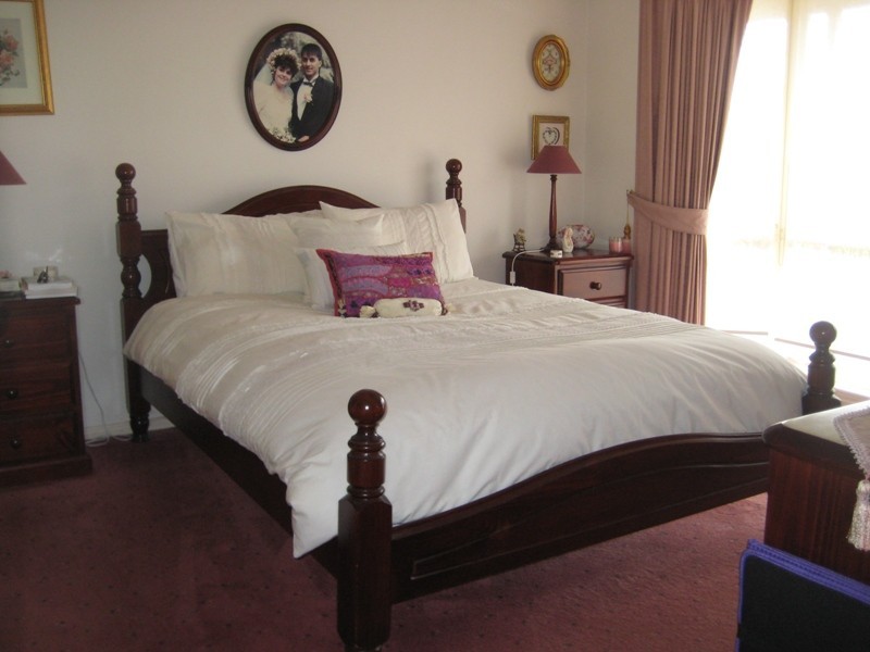 Taylors Lakes VIC 3038