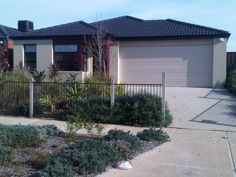 7 Central Park Blvd, Deer Park VIC 3023