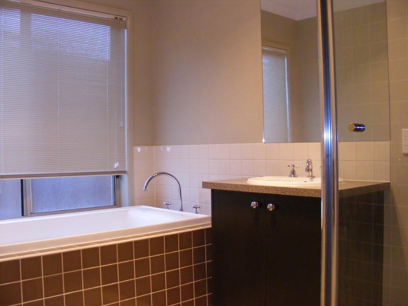 Taylors Hill VIC 3037