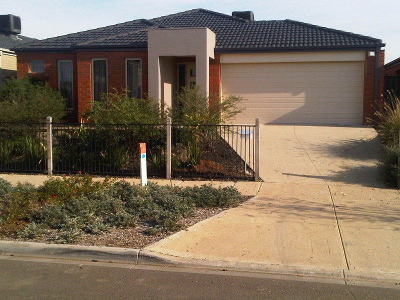 5 Central Park Blvd, Deer Park VIC 3023