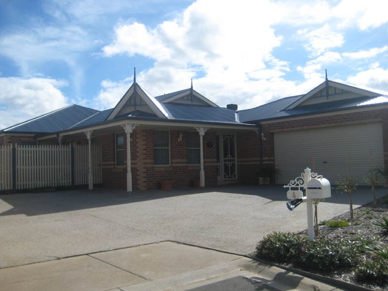 Taylors Hill VIC 3037