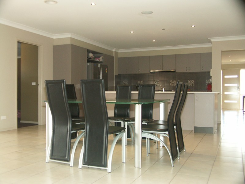 Taylors Hill VIC 3037