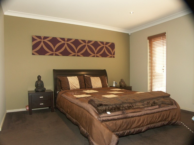 Taylors Hill VIC 3037