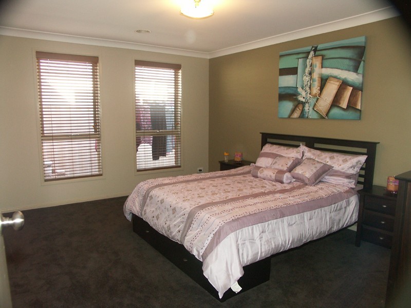 Taylors Hill VIC 3037