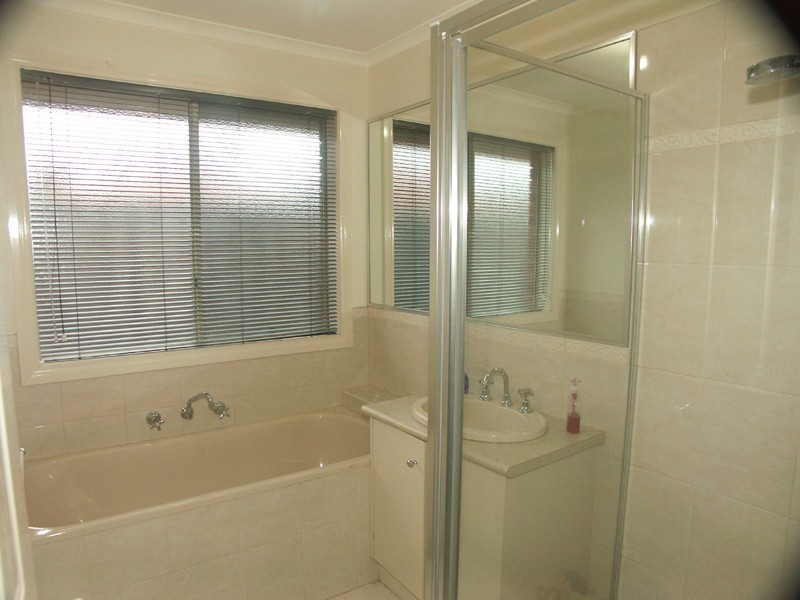 Taylors Hill VIC 3037