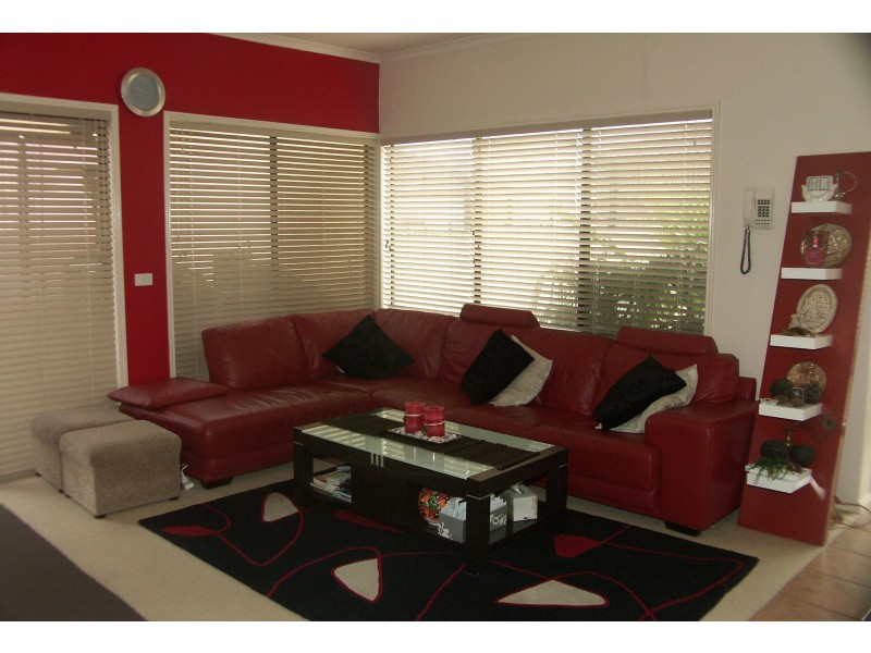 Taylors Hill VIC 3037