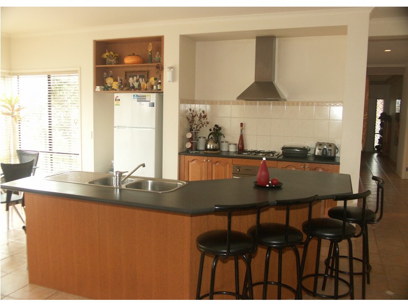 Taylors Hill VIC 3037