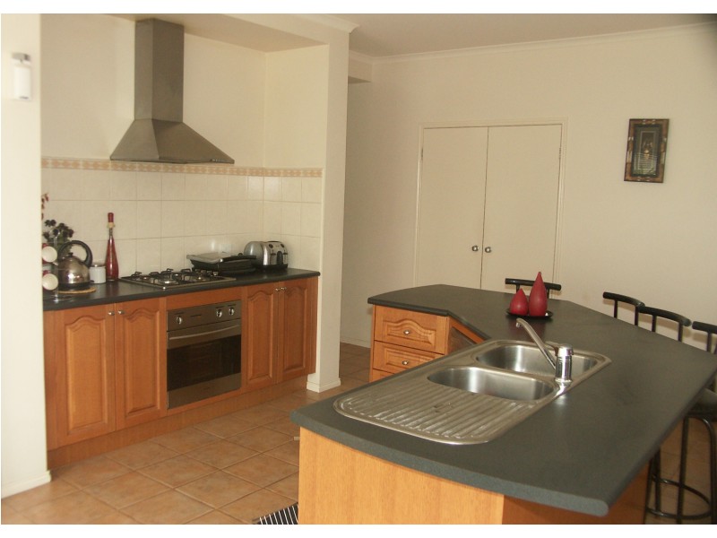 Taylors Hill VIC 3037