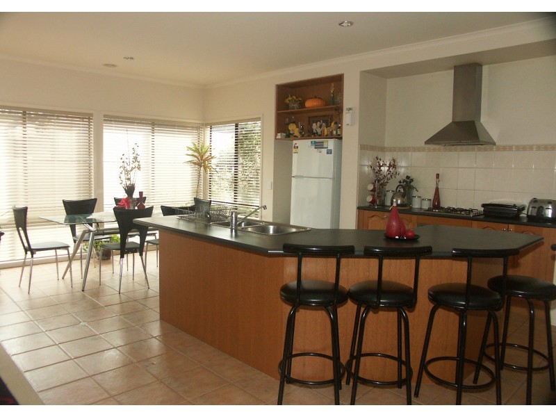 Taylors Hill VIC 3037