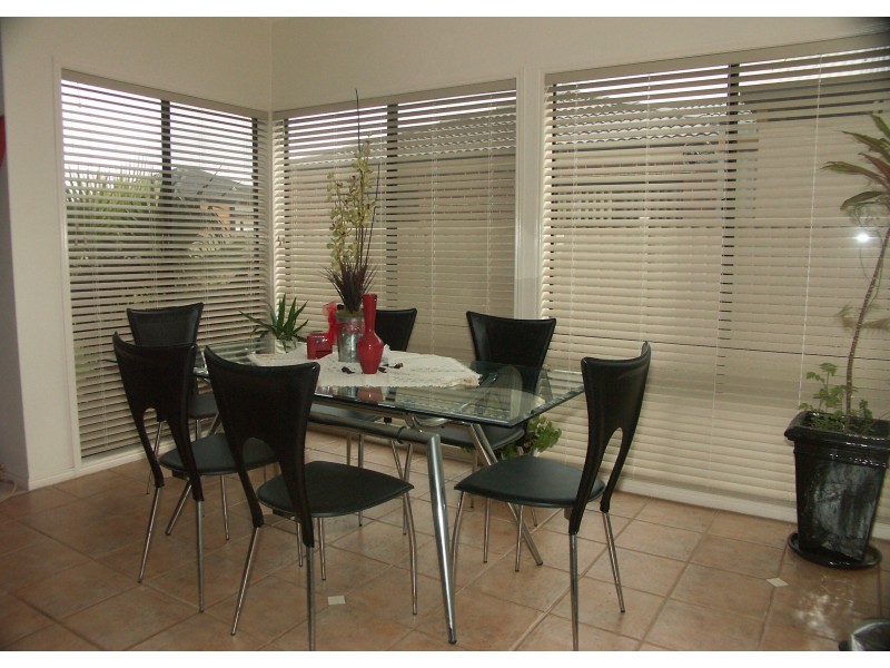 Taylors Hill VIC 3037