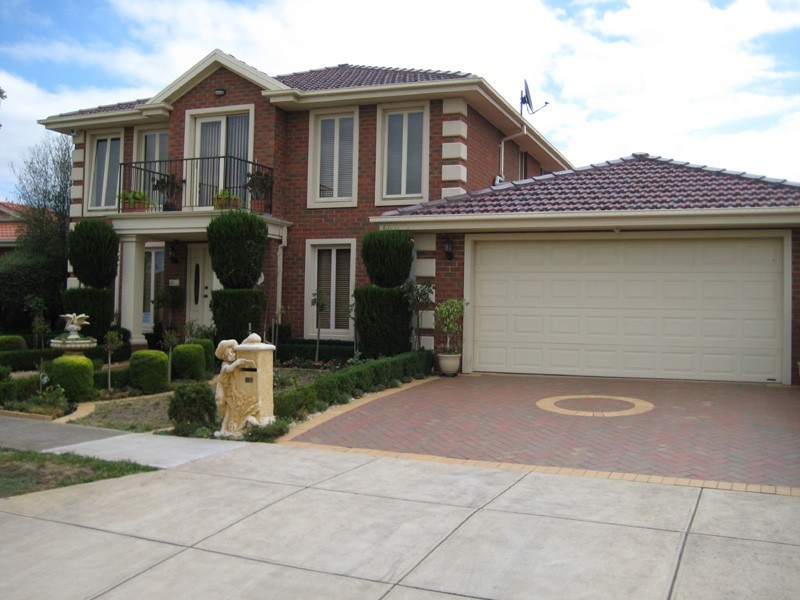 Taylors Lakes VIC 3038