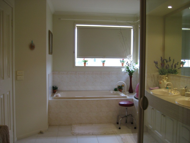 Taylors Lakes VIC 3038