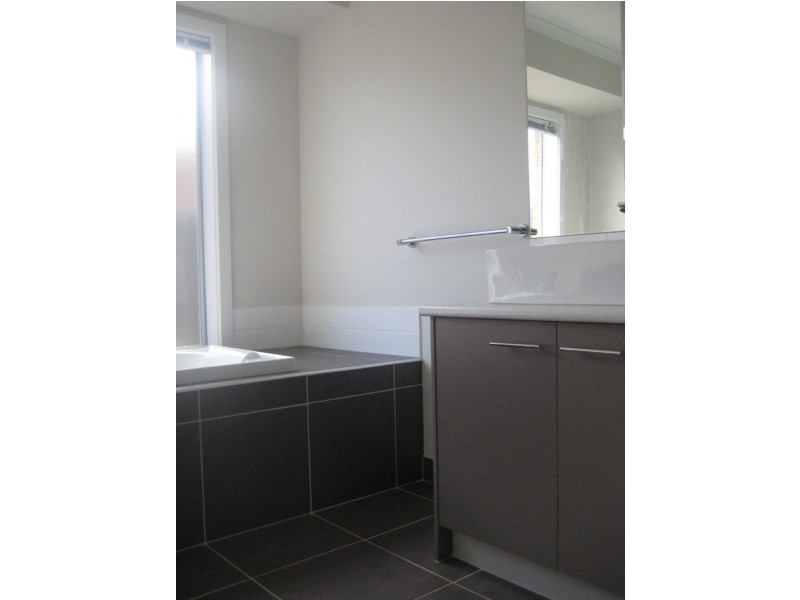 22 Niland Crescent, Point Cook VIC 3030