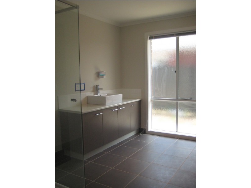 22 Niland Crescent, Point Cook VIC 3030