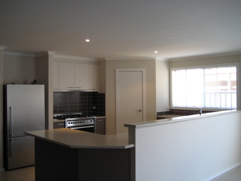 18 Niland Crescent, Point Cook VIC 3030