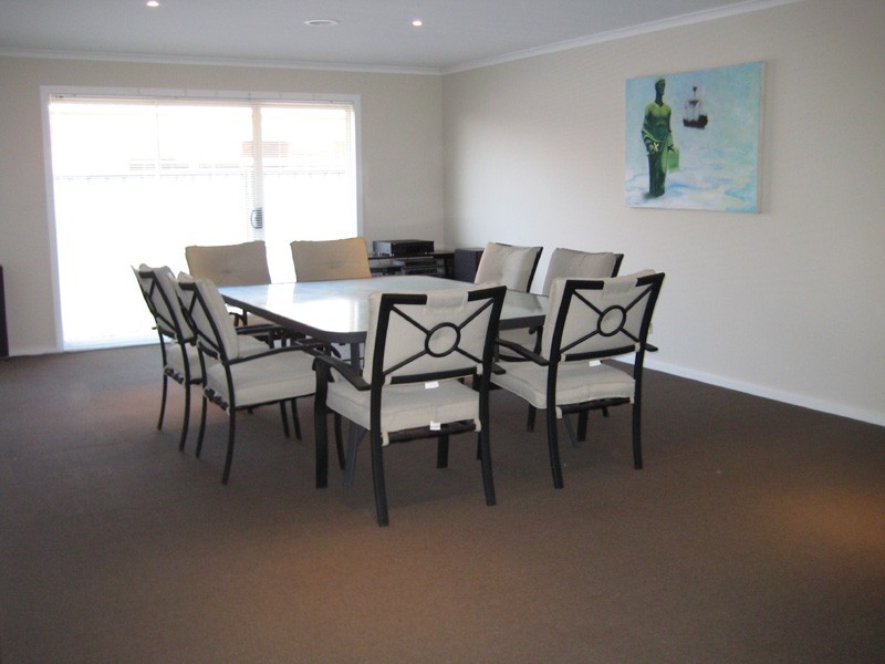 18 Niland Crescent, Point Cook VIC 3030