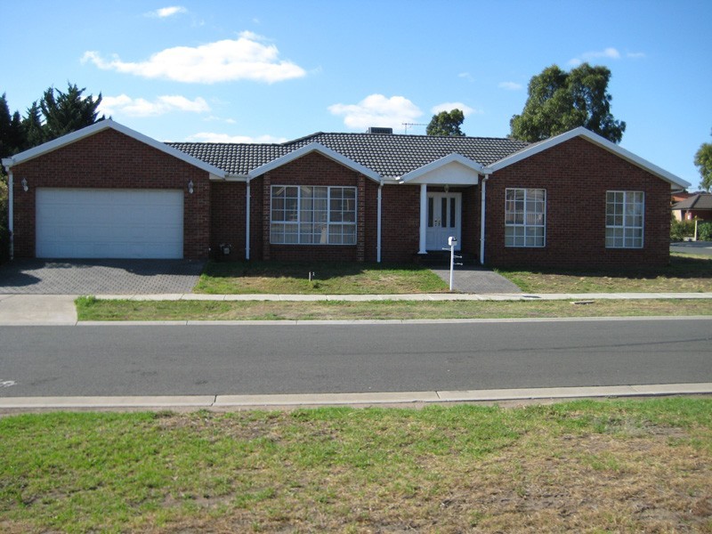 1 Silverwood Court, Hillside VIC 3037