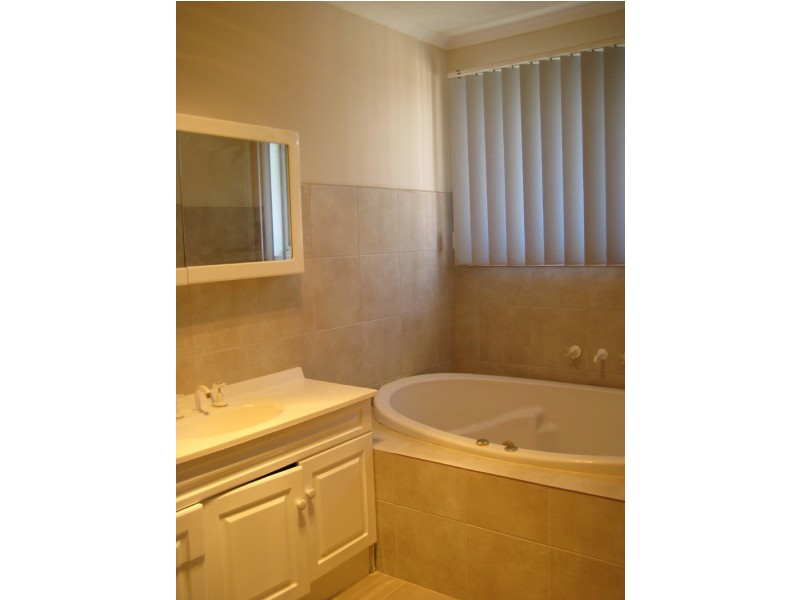 1 Silverwood Court, Hillside VIC 3037