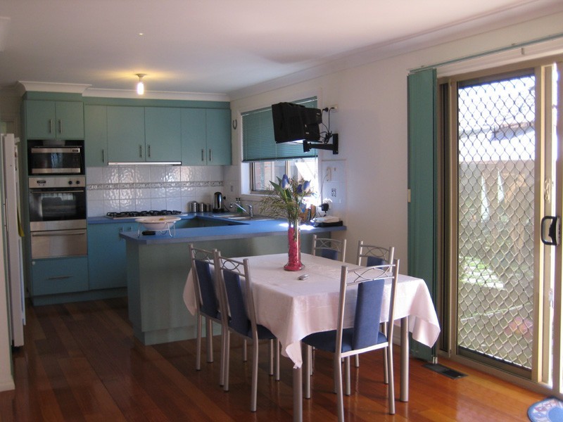 Taylors Hill VIC 3037