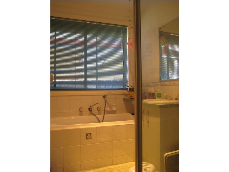 Taylors Hill VIC 3037