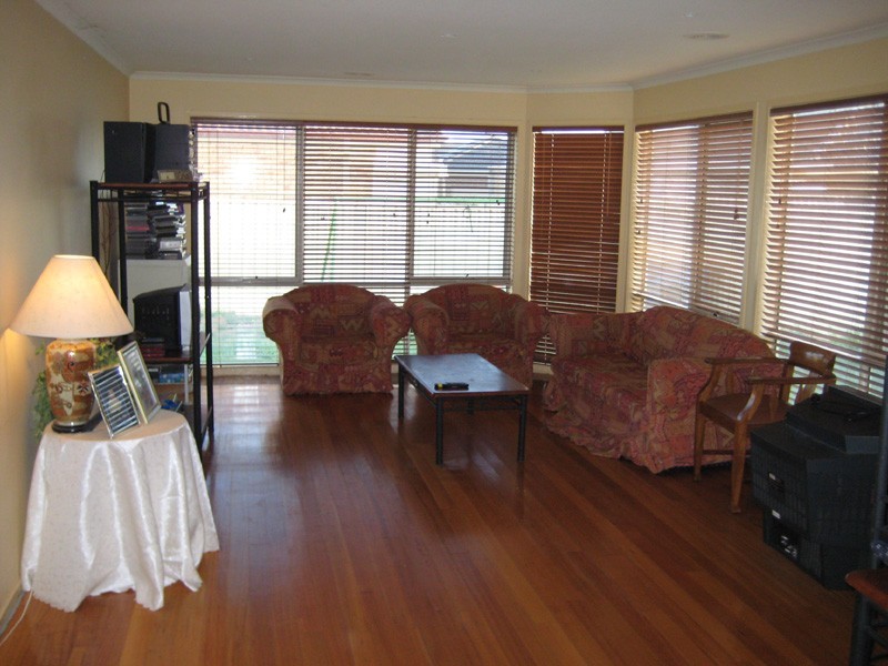 Taylors Hill VIC 3037