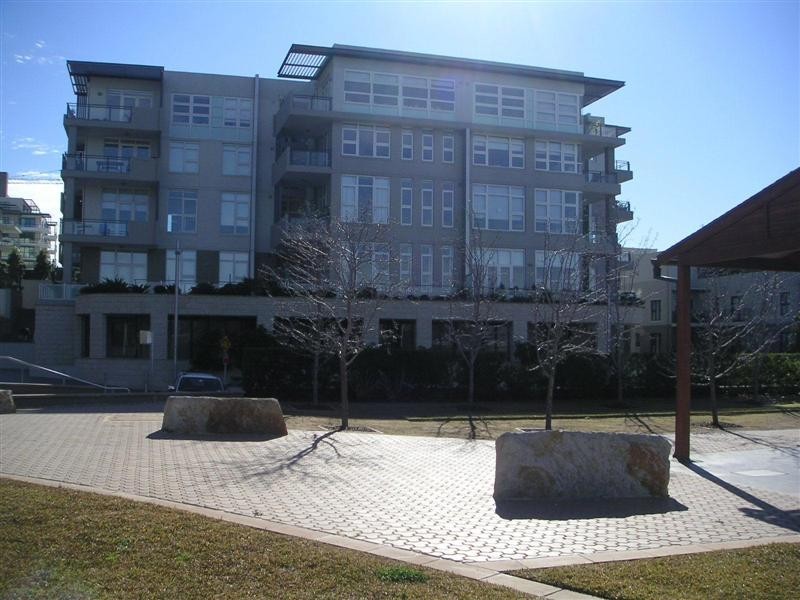 1 Bay Dr, Meadowbank NSW 2114