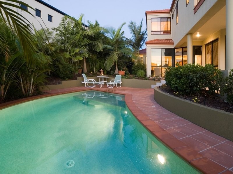 2125 Fernlea Close, Hope Island QLD 4212