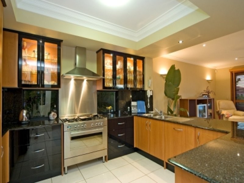 2125 Fernlea Close, Hope Island QLD 4212