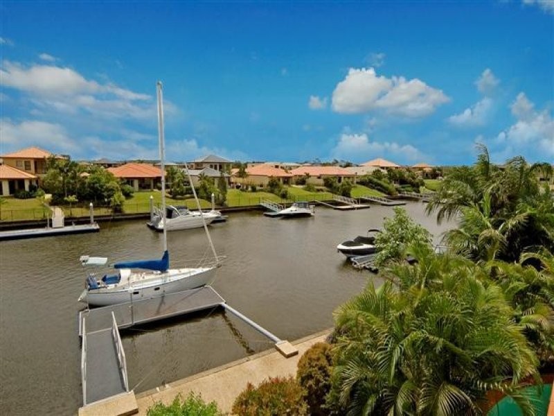 2125 Fernlea Close, Hope Island QLD 4212