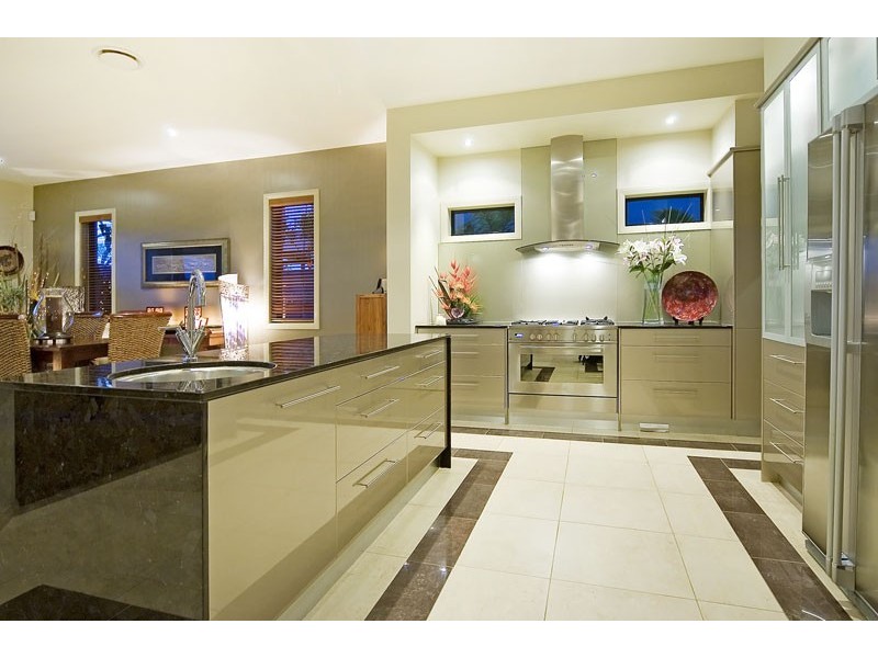 2315 Belmont Court, Hope Island QLD 4212