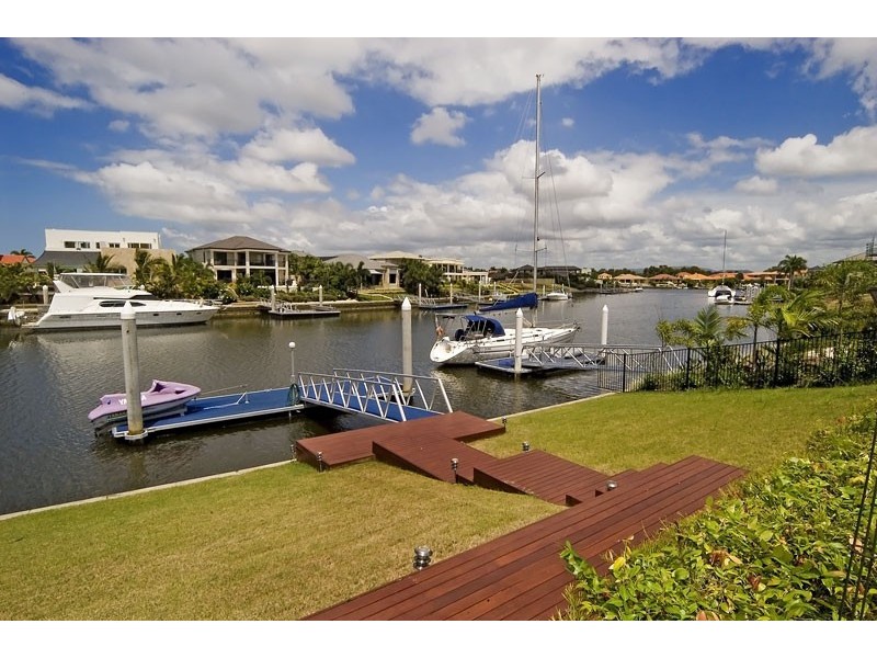 2315 Belmont Court, Hope Island QLD 4212
