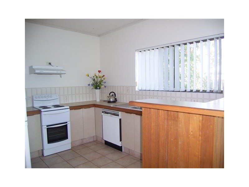 2/263 Gympie Terrace, Noosaville QLD 4566