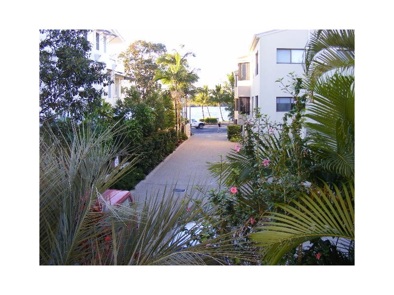 2/263 Gympie Terrace, Noosaville QLD 4566