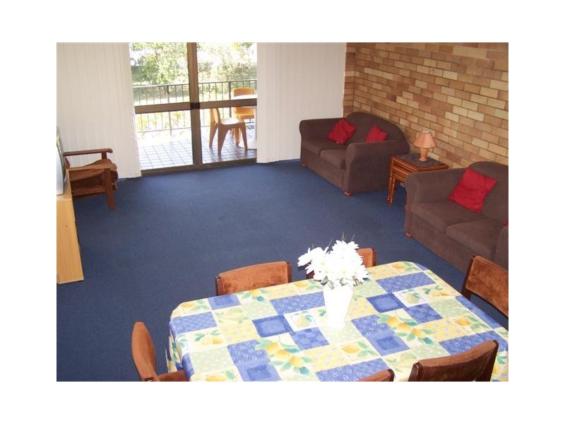 2/17 Russell Street, Noosaville QLD 4566