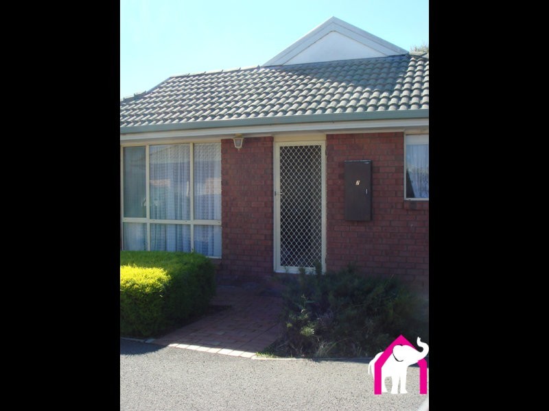 2/104 Franmaree Rd, Newnham TAS 7248