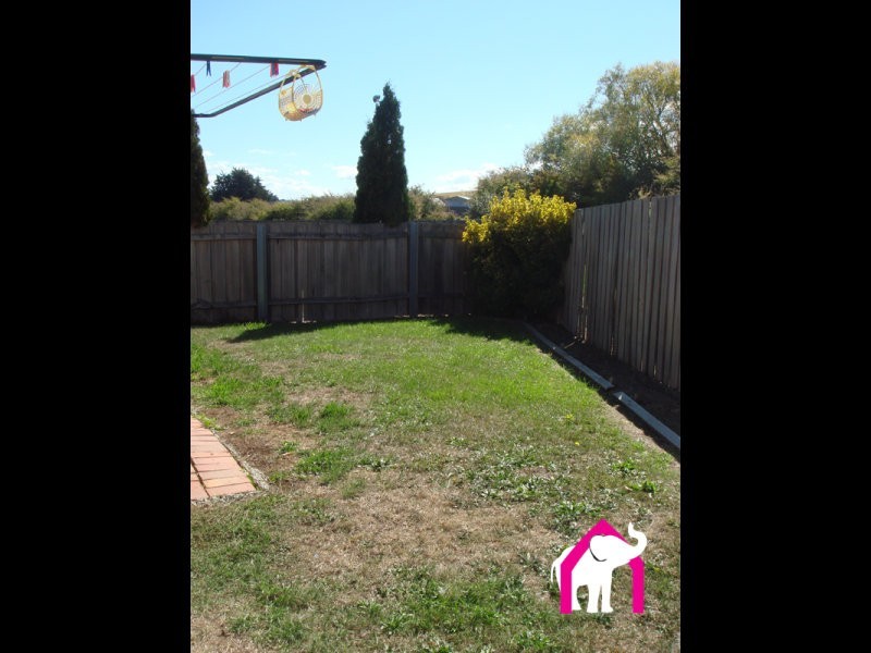 2/104 Franmaree Rd, Newnham TAS 7248