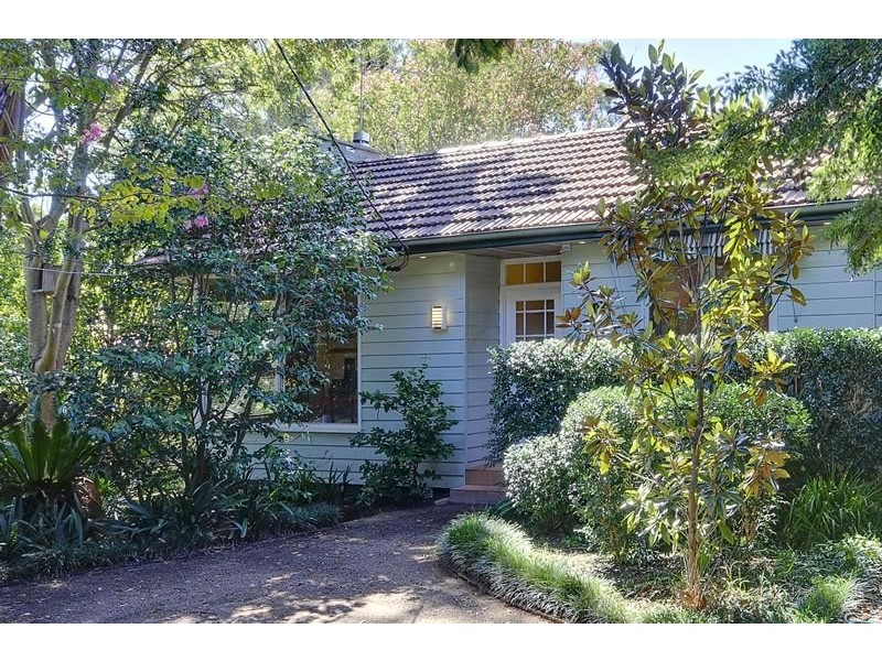 7 Churchill Ave, Wahroonga NSW 2076