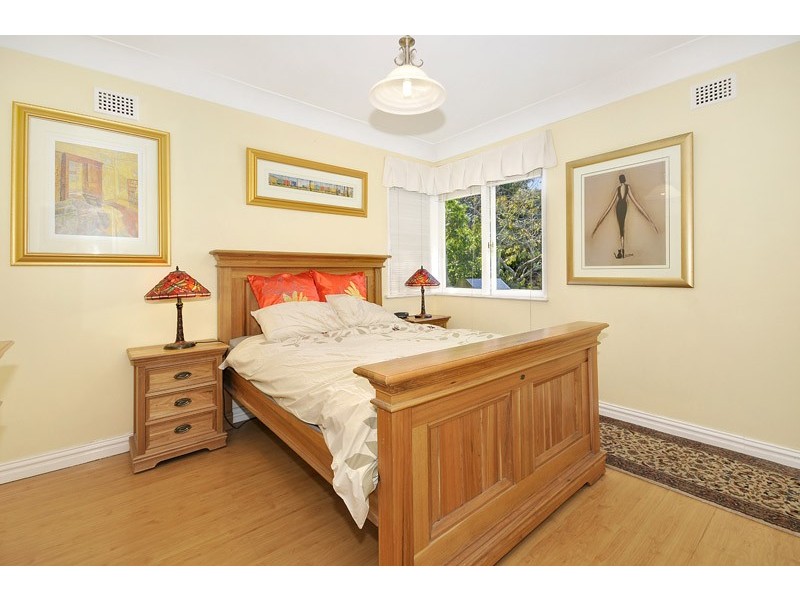 7 Churchill Av, Wahroonga NSW 2076