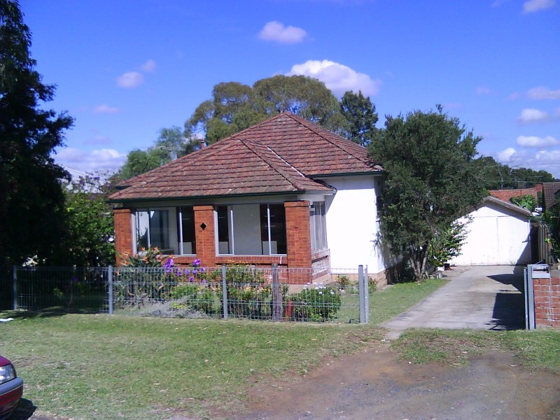 18 Cornelia St, Wiley Park NSW 2195