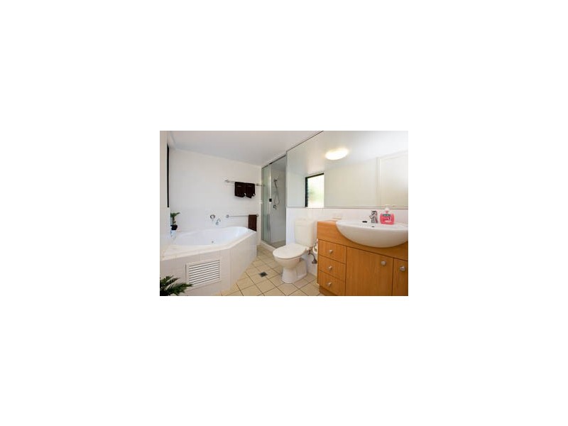 1/2 Flametree Grove, Hamilton Island QLD 4803