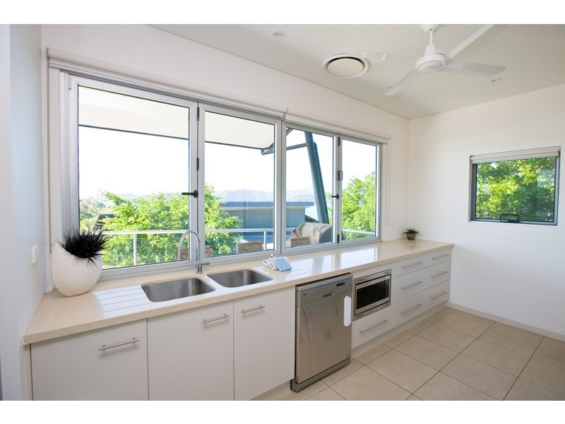 8/18 Whitsunday Boulevard, Hamilton Island QLD 4803