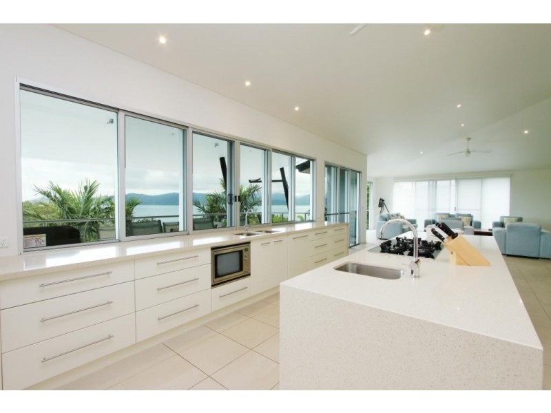 1/18 Whitsunday Boulevard, Hamilton Island QLD 4803