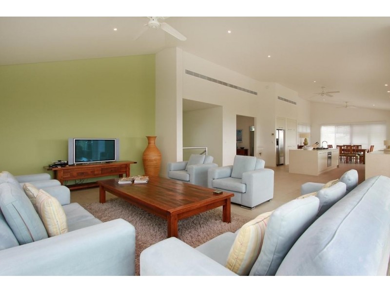 1/18 Whitsunday Boulevard, Hamilton Island QLD 4803