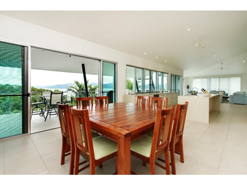 1/18 Whitsunday Boulevard, Hamilton Island QLD 4803